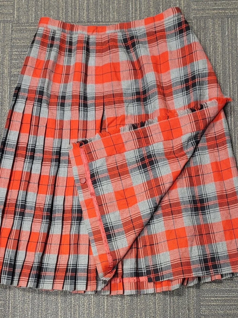 A-Line Wool Pleated Plaid Skirt in Red and Gray